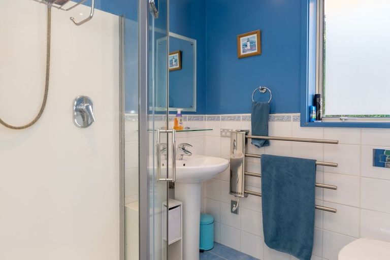 Photo of property in 22 Shandon Road, Vauxhall, Dunedin, 9013