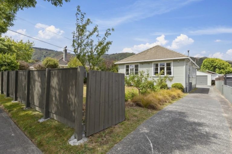 Photo of property in 126 Kowhai Street, Naenae, Lower Hutt, 5011