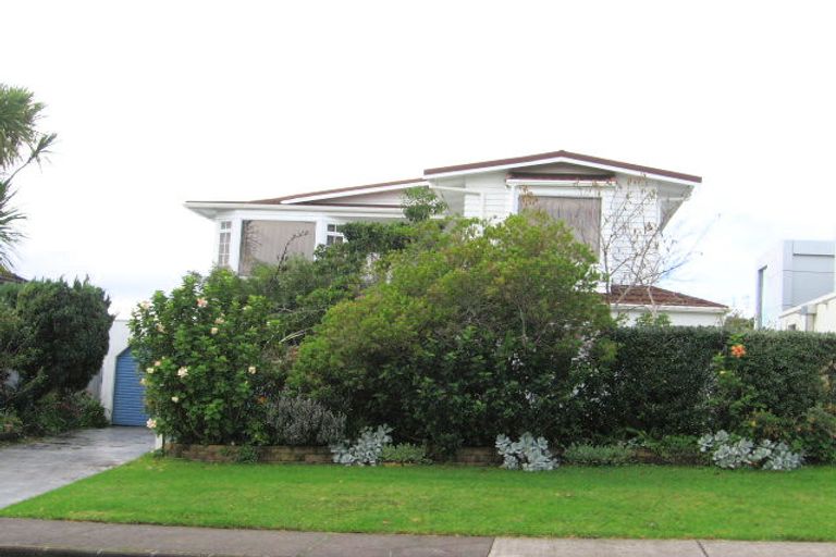 Photo of property in 52 Clovelly Road, Bucklands Beach, Auckland, 2012