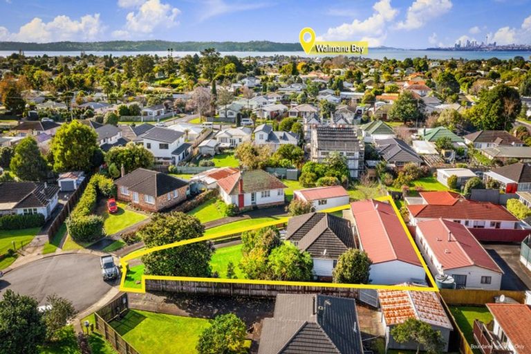 Photo of property in 11 Shamrock Lane, Te Atatu Peninsula, Auckland, 0610