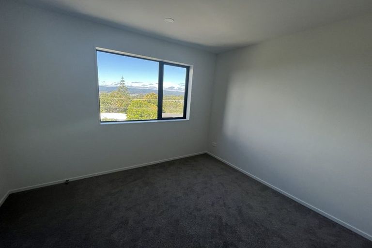 Photo of property in 2/241 Don Buck Road, Massey, Auckland, 0614