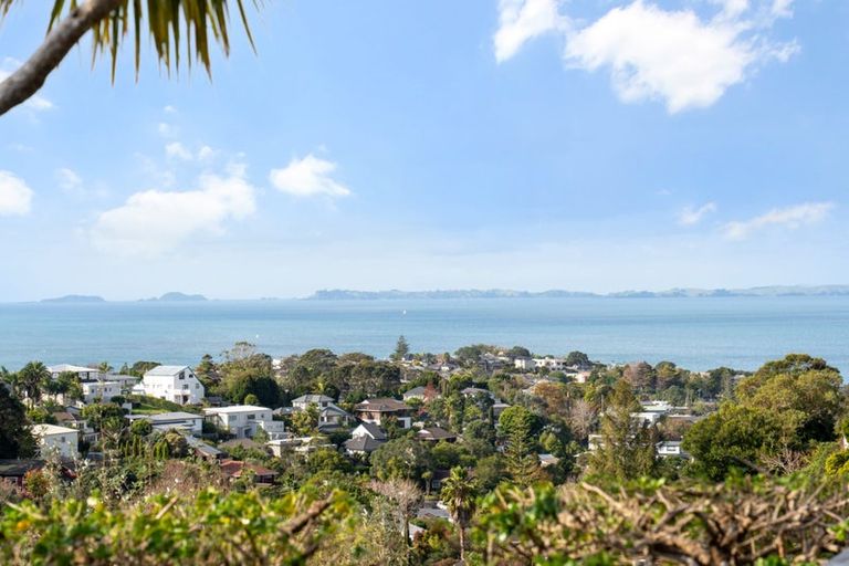 Photo of property in 3/433a East Coast Road, Mairangi Bay, Auckland, 0630