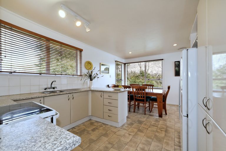 Photo of property in 2/38 Borich Road, Sunnyvale, Auckland, 0612