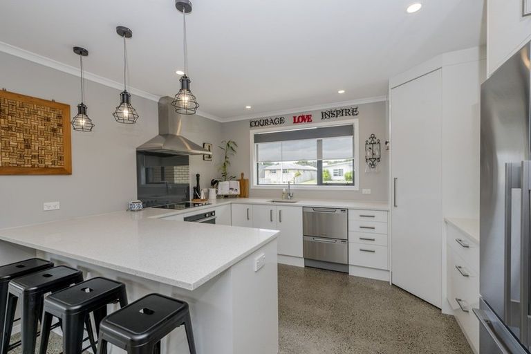 Photo of property in 21 Forbes Road, Foxton Beach, Foxton, 4815