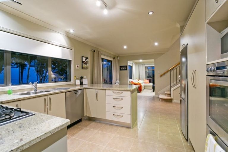 Photo of property in 2 Archer Rayner Place, Greenhithe, Auckland, 0632