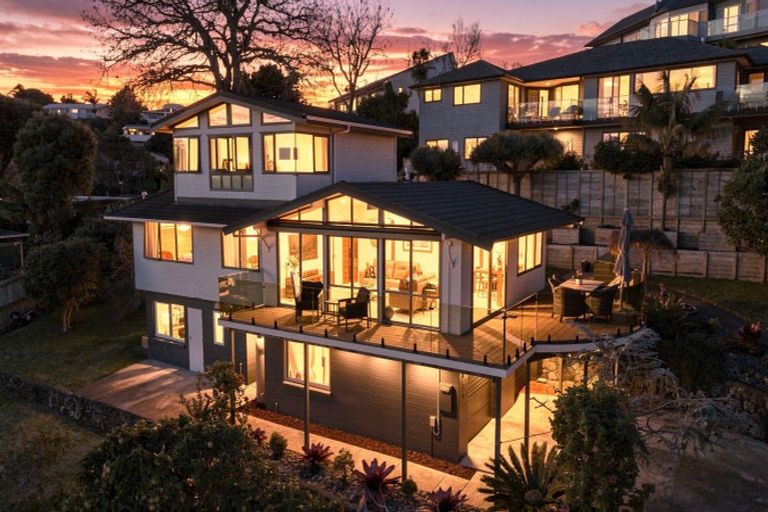 Photo of property in 11 Kiri Place, Mairangi Bay, Auckland, 0630