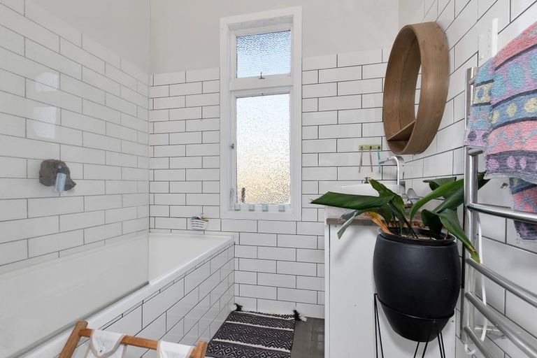 Photo of property in 64 Cumnor Terrace, Woolston, Christchurch, 8023