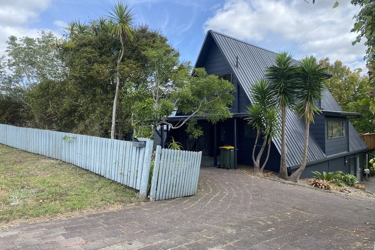 Photo of property in 40 Gledstane Road, Stanmore Bay, Whangaparaoa, 0932