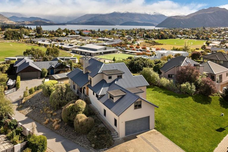 Photo of property in 74 Kings Drive, Wanaka, 9305