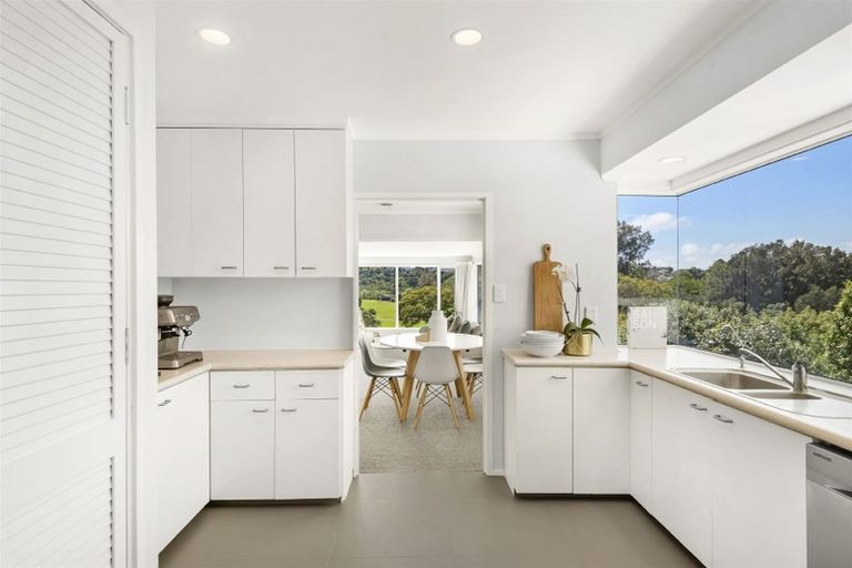 Photo of property in 14 Tarahanga Street, Northcote, Auckland, 0627