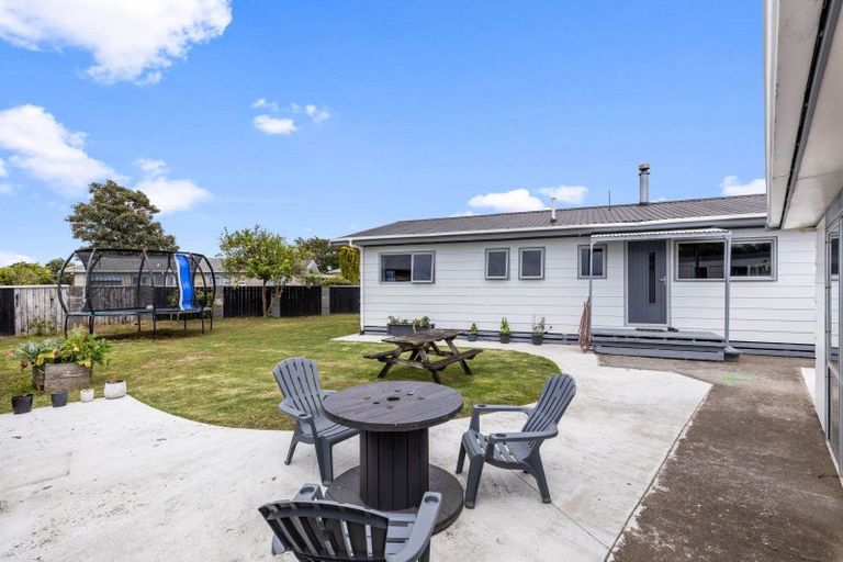 Photo of property in 9 Tawake Place, Waitara, 4320