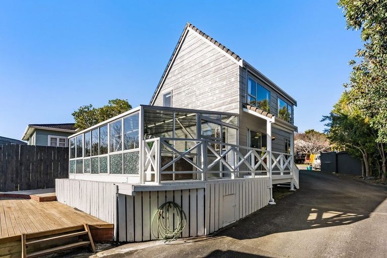 Photo of property in 6 Bayou Lane, Churton Park, Wellington, 6037