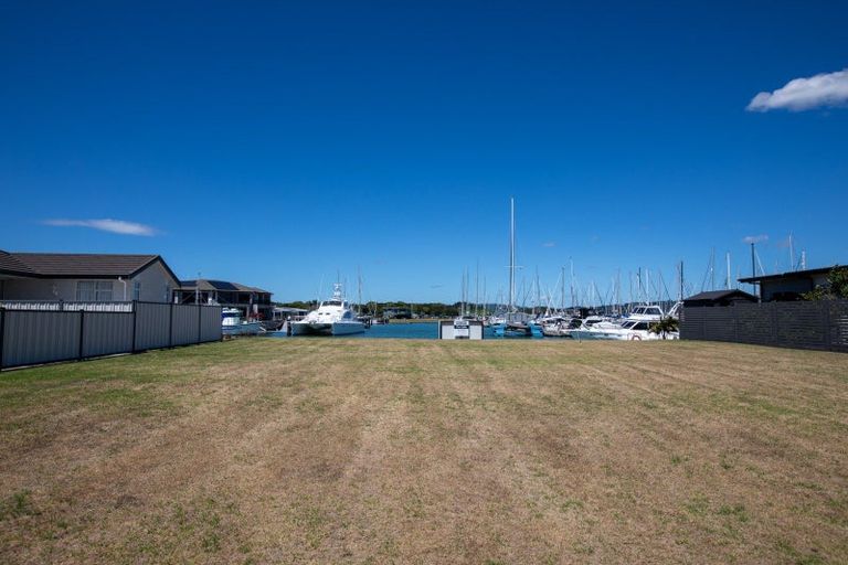 Photo of property in 16 Finch Street, One Tree Point, 0118