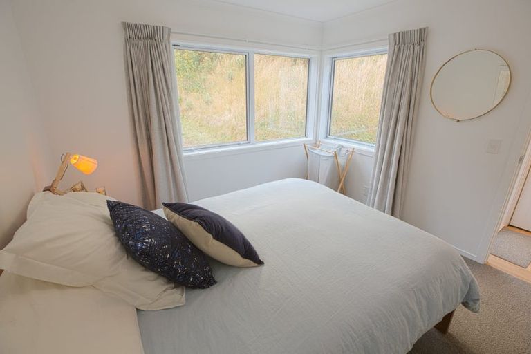 Photo of property in 26 Rarangi Way, Owhiro Bay, Wellington, 6023