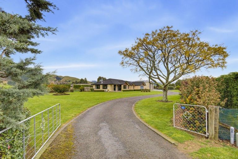 Photo of property in 53 Pohutukawa Drive, Levin, 5571