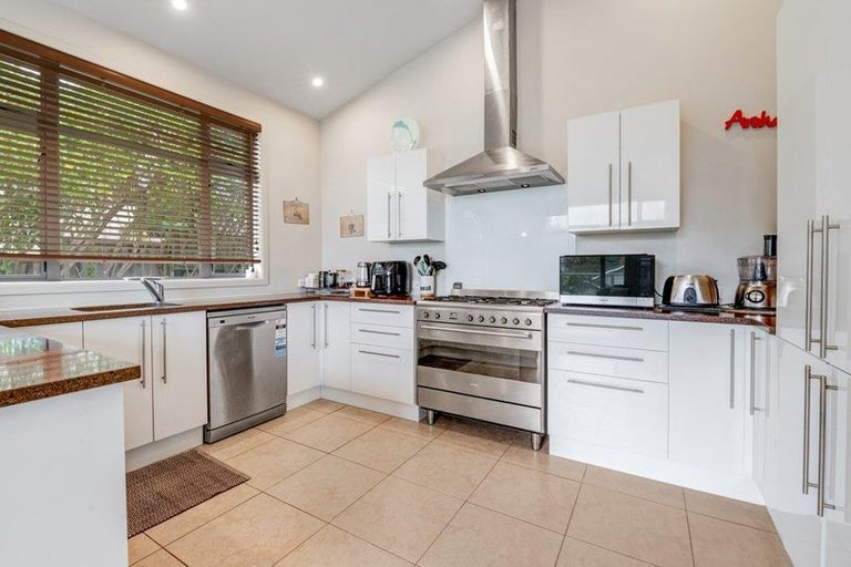 Photo of property in 5 Palm Cove, Arkles Bay, Whangaparaoa, 0932