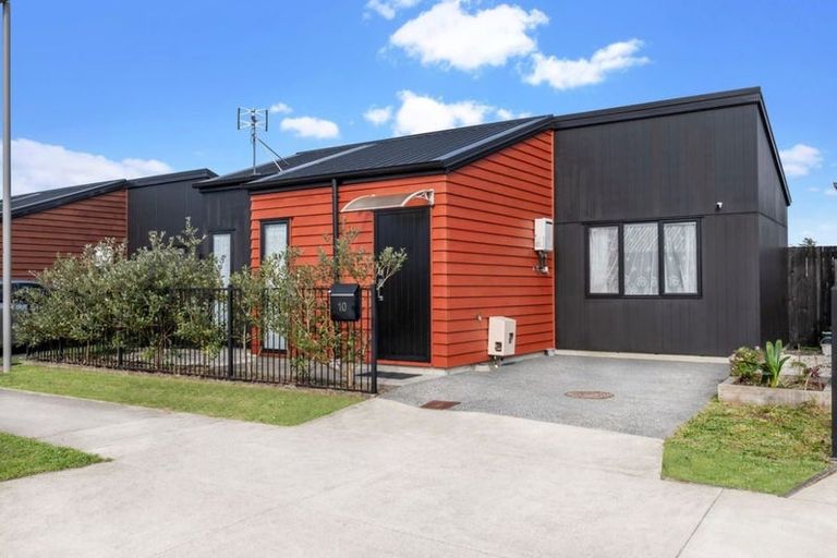 Photo of property in 10 Honour Road, Papakura, 2110