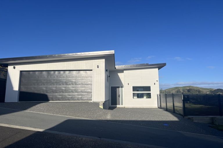 Photo of property in 3 Trysail Place, Whitby, Porirua, 5024