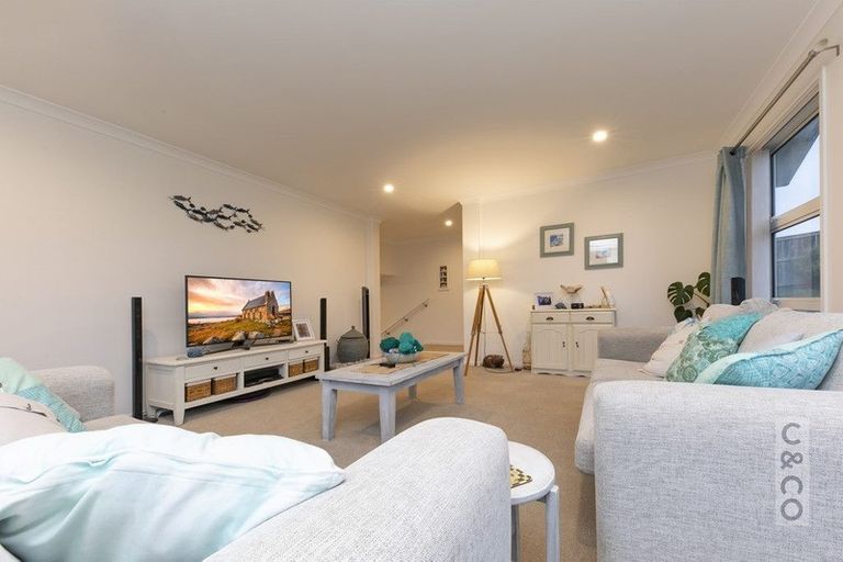 Photo of property in 5 Walnut Road, Riverhead, 0820