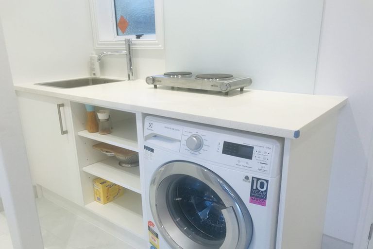 Photo of property in 23a Bournemouth Terrace, Murrays Bay, Auckland, 0630