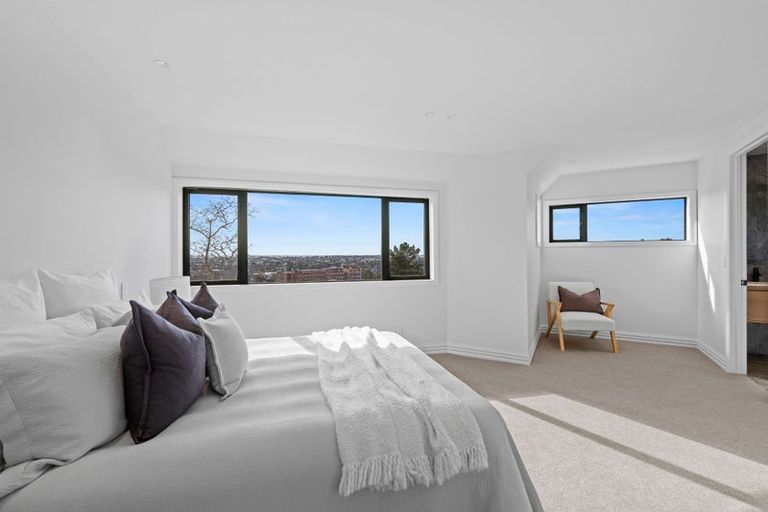 Photo of property in 24 Nehru Place, Cashmere, Christchurch, 8022