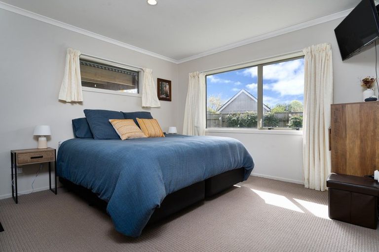 Photo of property in 1 Sackville Street, Martinborough, 5711