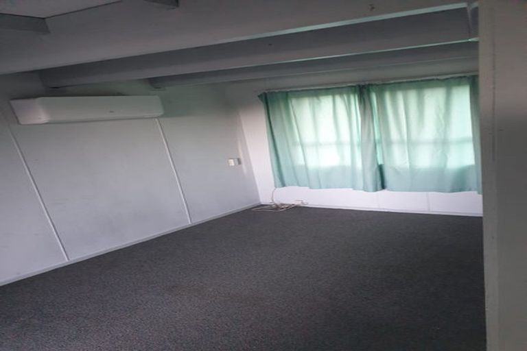 Photo of property in 4/40a West Coast Road, Glen Eden, Auckland, 0602