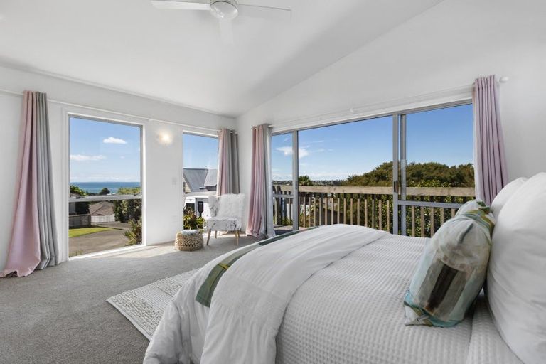 Photo of property in 8 Wiriana Place, Stanmore Bay, Whangaparaoa, 0932