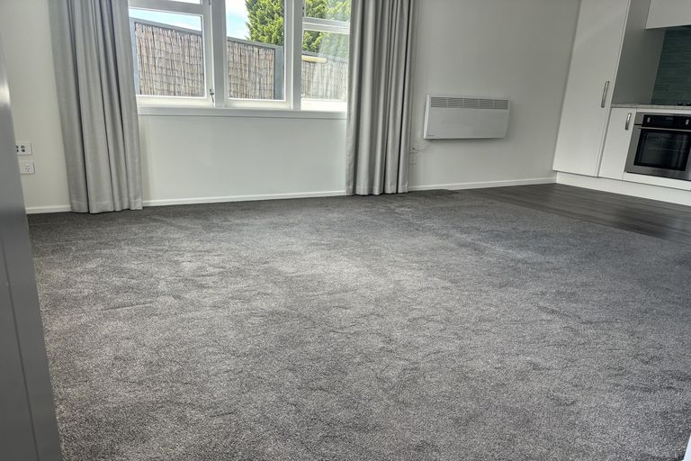 Photo of property in 19 Taupo Street, Green Bay, Auckland, 0604