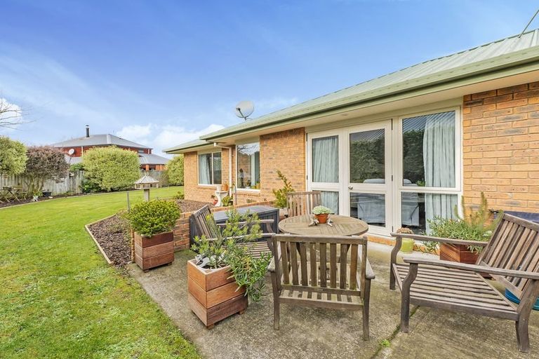 Photo of property in 6 Oldham Place, Darfield, 7510