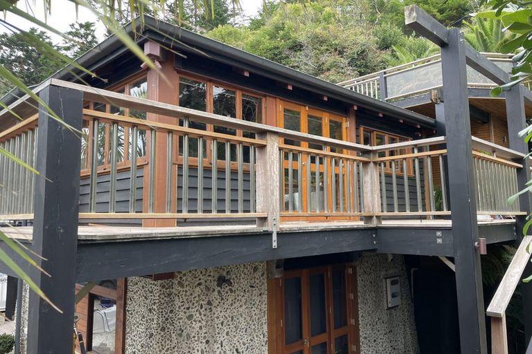 Photo of property in 15 Waiwera Road, Waiwera, Orewa, 0994