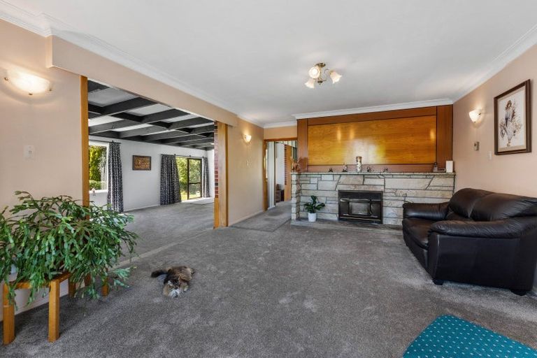 Photo of property in 18a Hawthorn Crescent, Stokes Valley, Lower Hutt, 5019