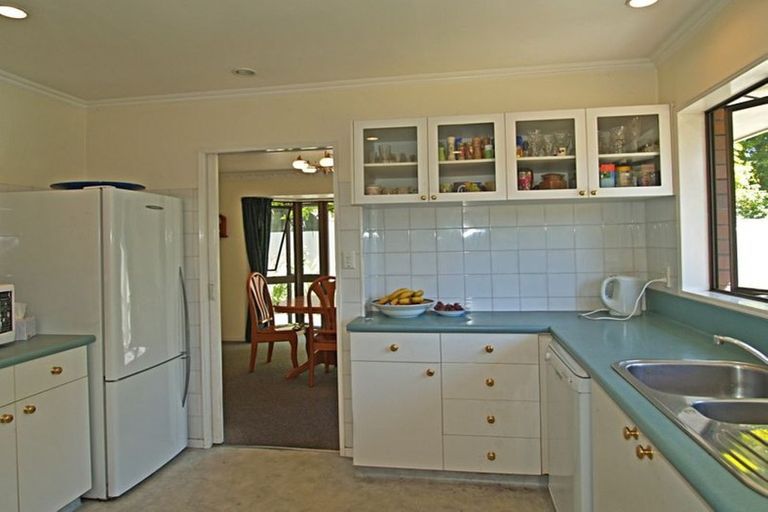 Photo of property in 2/278 Memorial Avenue, Burnside, Christchurch, 8053