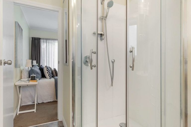 Photo of property in 11/72 Kitchener Road, Milford, Auckland, 0620