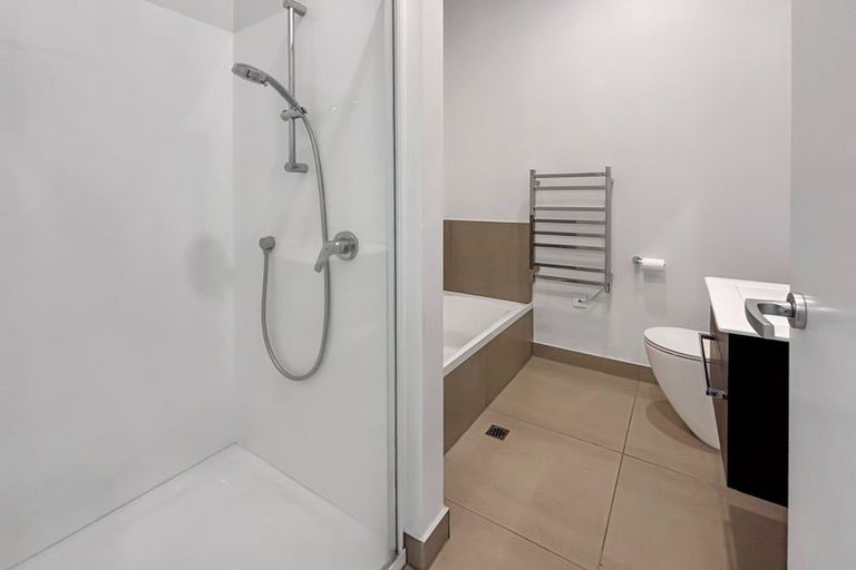 Photo of property in 62 Spenmoor Street, Newlands, Wellington, 6037