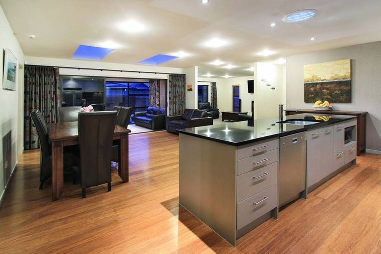 Photo of property in 77 Aotea Drive, Aotea, Porirua, 5024