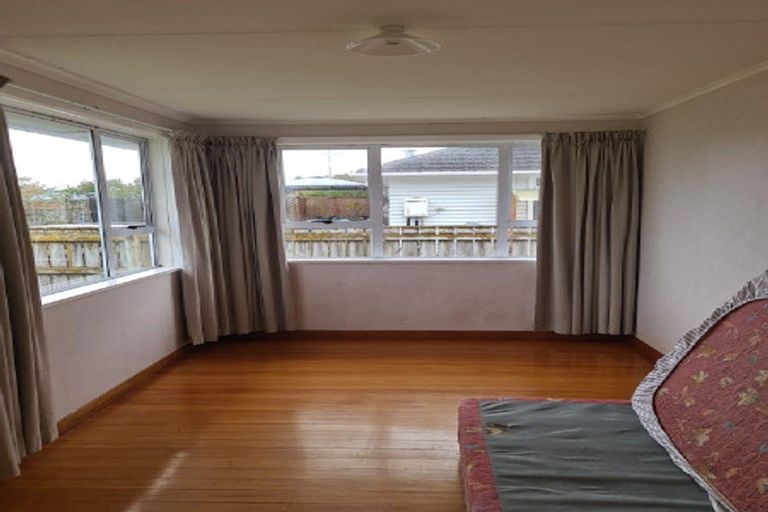 Photo of property in 27 Holland Crescent, Bulls, 4818