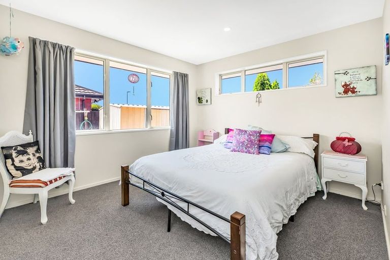 Photo of property in 1 Greenan Place, Doyleston, 7683