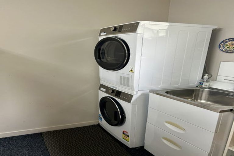 Photo of property in 4 Bovett Place, Wanaka, 9305