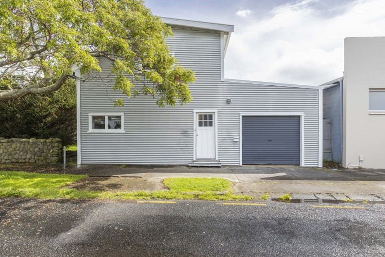 Photo of property in 43 Domett Street, Waitara, 4320