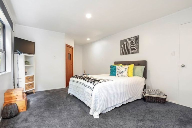 Photo of property in 43 Vintage Drive, Henderson, Auckland, 0612