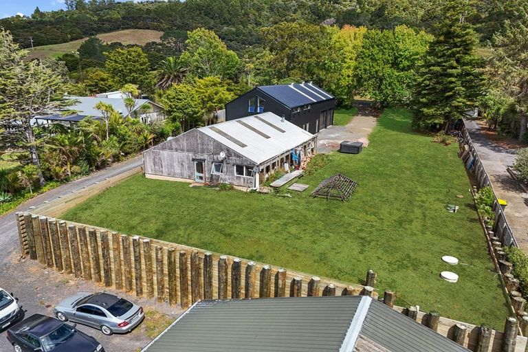 Photo of property in 127 Bethells Road, Waitakere, 0781