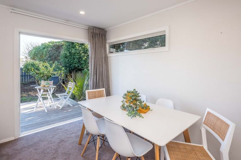 Photo of property in 9 Nugget Grove, Raumati Beach, Paraparaumu, 5032