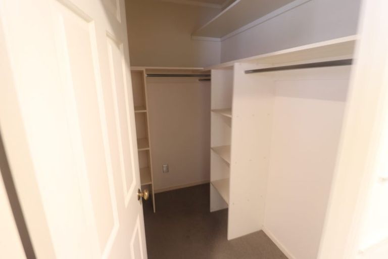 Photo of property in 6 Silkwood Grove, Totara Heights, Auckland, 2105