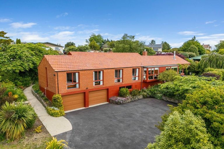 Photo of property in 16 Solway Street, Holmes Hill, Oamaru, 9401