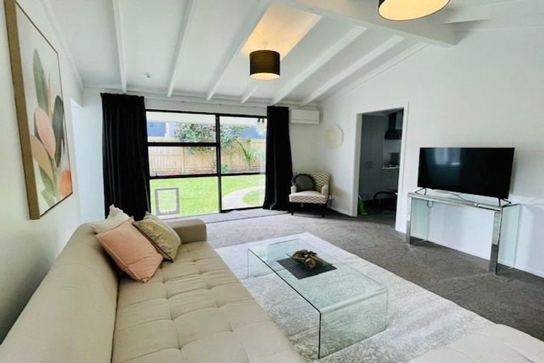 Photo of property in 25a Ludlam Crescent, Woburn, Lower Hutt, 5010