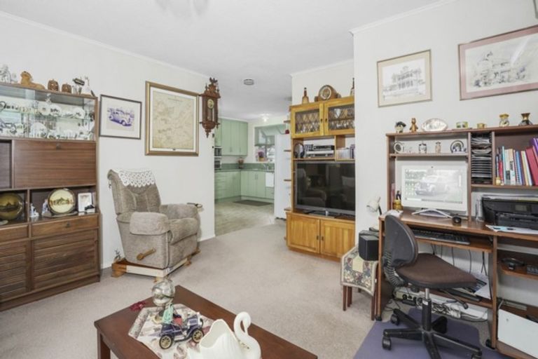 Photo of property in 4 Park Road, Western Heights, Rotorua, 3015