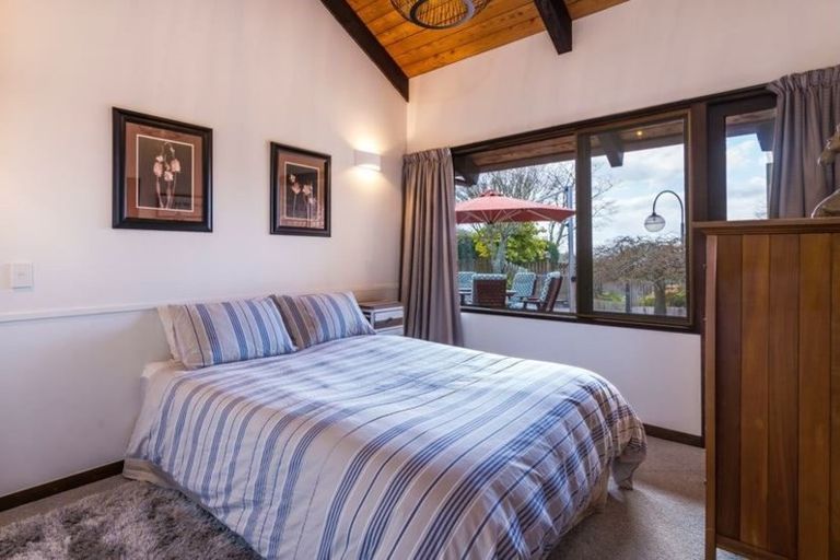 Photo of property in 12 Ewing Grove, Acacia Bay, Taupo, 3330