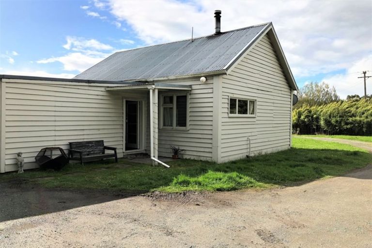Photo of property in 16 Berry Street, Kaitangata, 9210