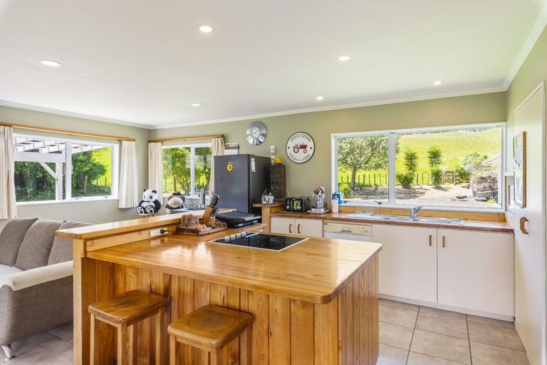 Photo of property in 93b Pukenamu Road, Te Horo, Otaki, 5581